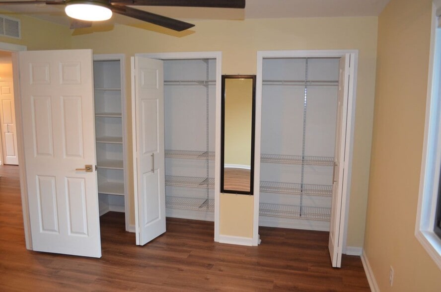 Building Photo - 42765 Lilley Pointe Dr