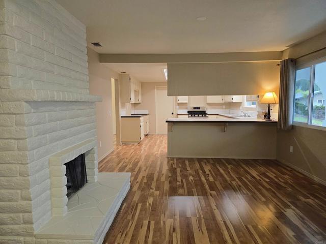 Building Photo - 1505 Surrey Ct