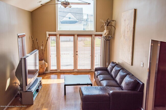 Building Photo - 53 Sanborn Ave