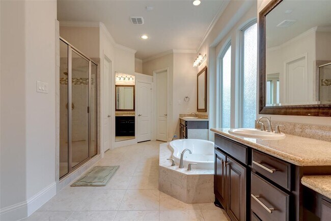 Building Photo - 10307 Latta Creek Dr