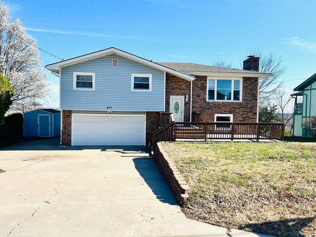 Building Photo - MOVE IN SPECIAL - 1/2 Off Move in Rent