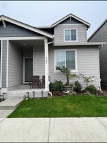 Building Photo - 720 NE 138th Pl