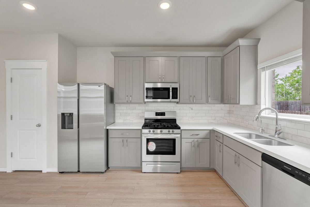 Building Photo - 17104 Crane Fly Dr