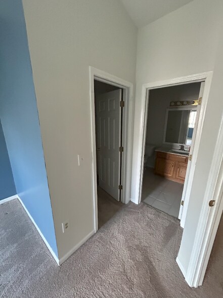 Building Photo - 6680 Wareham Ct