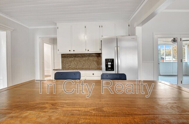 Building Photo - 115 Church Aly