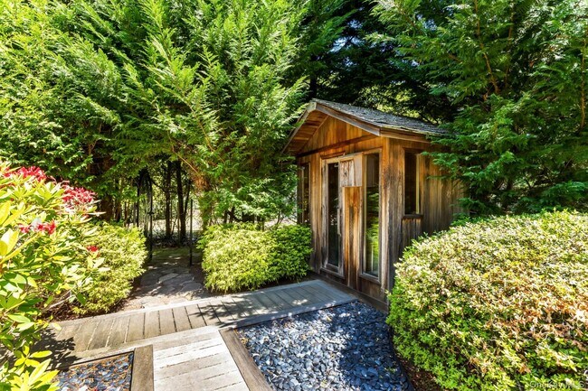 Building Photo - 6 Strathmore Ct