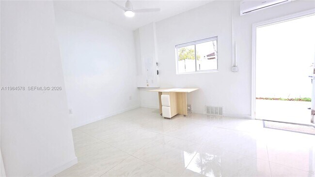 Building Photo - 14552 SW 158th Ct