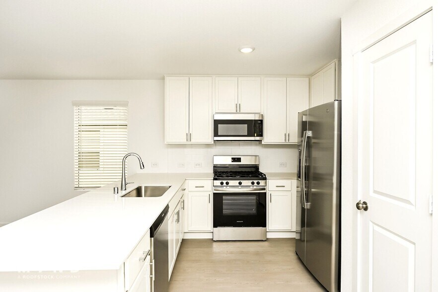 Building Photo - 2652 Mistwood Dr