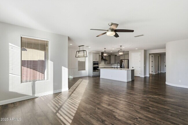 Building Photo - 25632 N 161st Ave