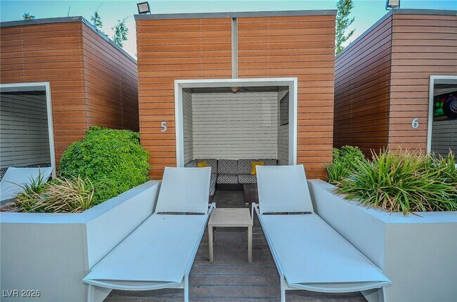 Building Photo - 4381 W Flamingo Rd