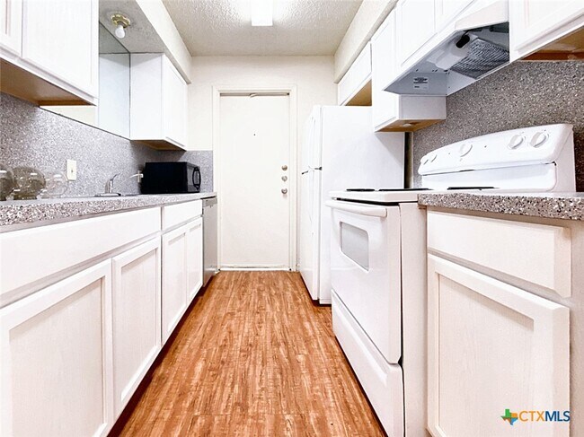Building Photo - 109 Hughson Dr