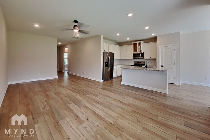 Building Photo - 6188 White Spruce Dr