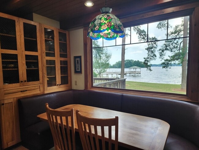 Building Photo - Fully Furnished Lakefront Home