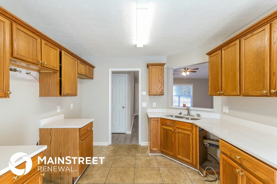 Building Photo - 852 New England Ct