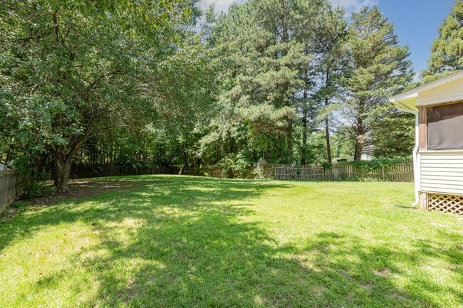 Building Photo - 3 Bedroom 2 Bathroom Home in Walden Creek
