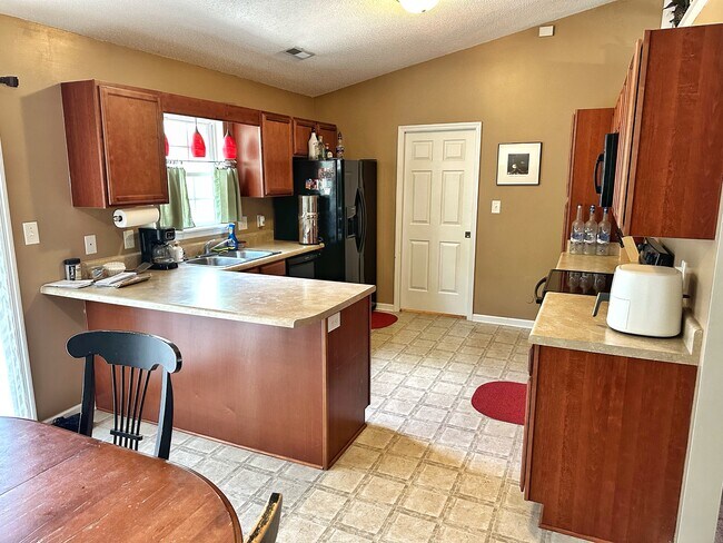 Building Photo - 203 Stockton Ct