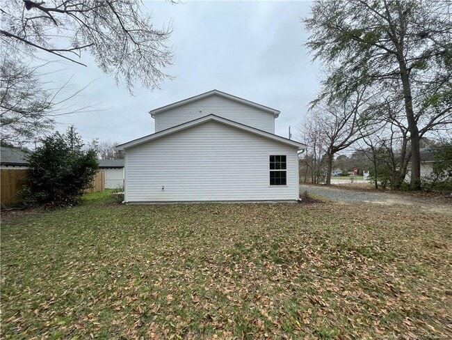 Building Photo - 116 Phillips St