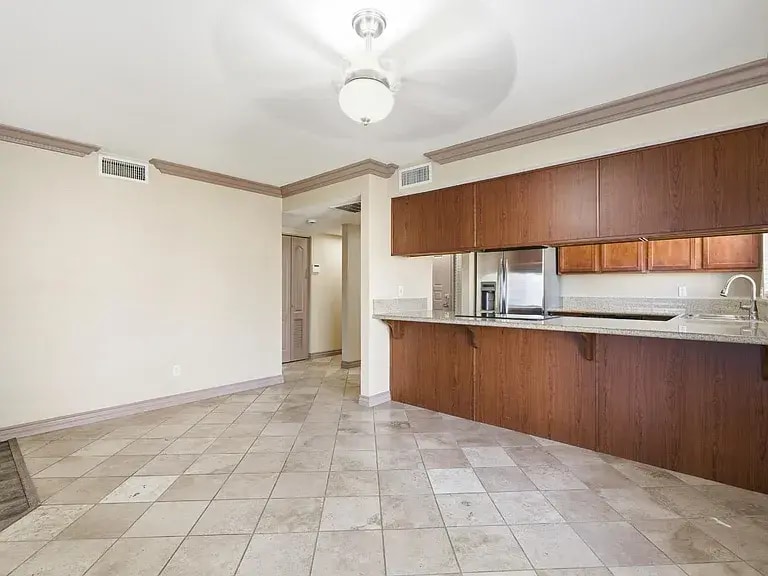 Building Photo - 7675 N 1st St