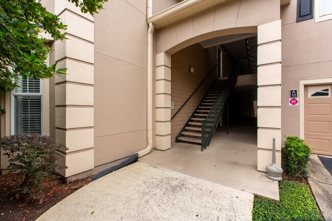 Building Photo - 13810 Sutton Park Dr N