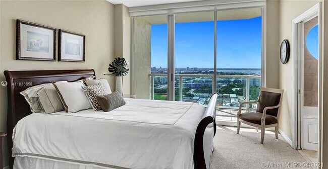 Building Photo - 7330 Ocean Terrace