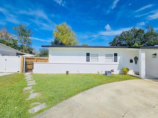 Primary Photo - 6491 MacKenzie St
