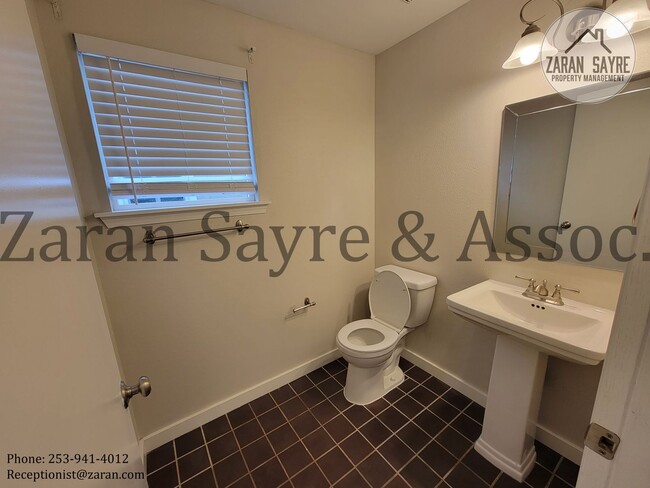 Building Photo - 2805 9th St SE