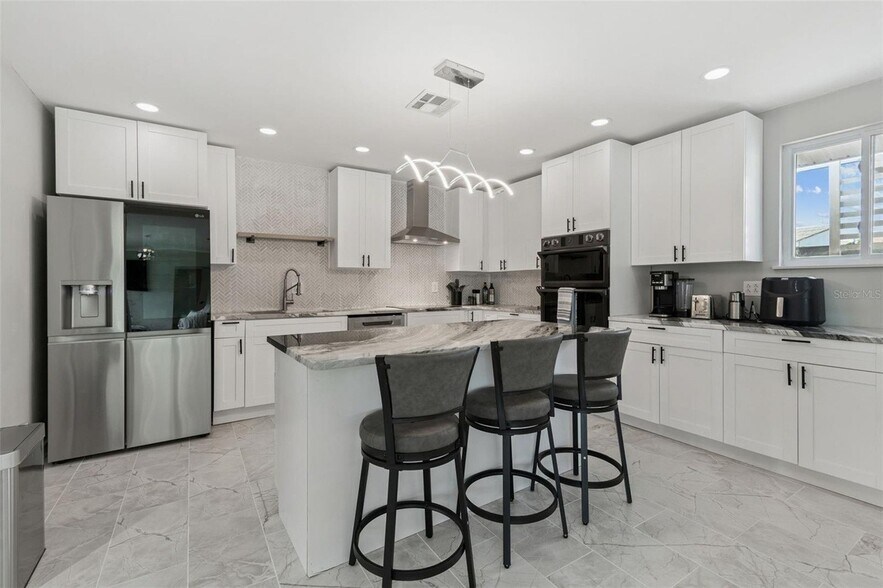 Building Photo - 760 Bohenia Cir S