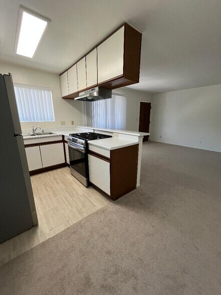 Building Photo - 5908 Cedros Avenue