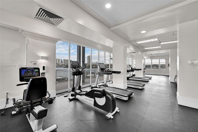 Building Photo - 18041 Biscayne Blvd