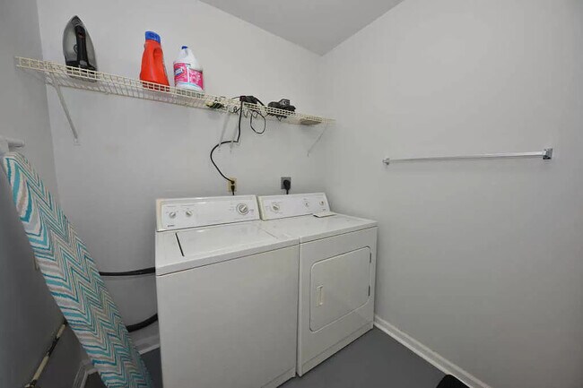 Building Photo - 217 NW Barstow St