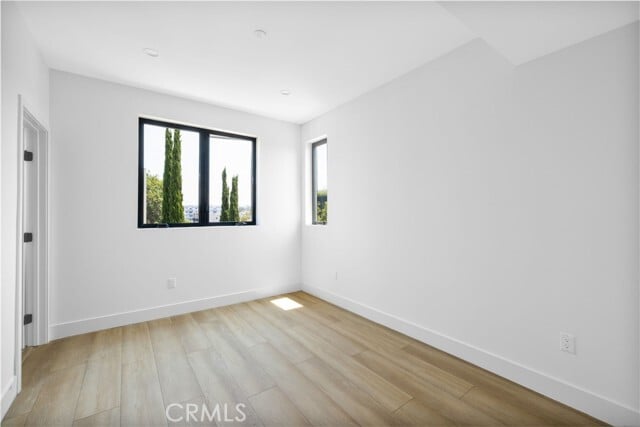 Building Photo - 4827 Oakwood Ave