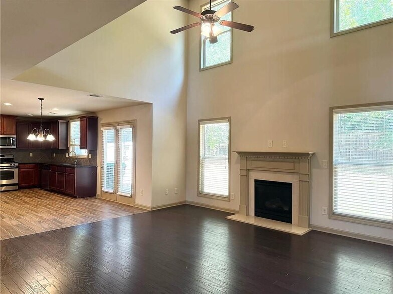 Building Photo - 3238 Sag Harbor Ct NE