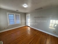 Building Photo - 421 NW 26th St