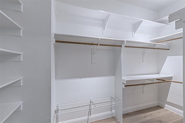 Building Photo - 10601 Robincreek Ln