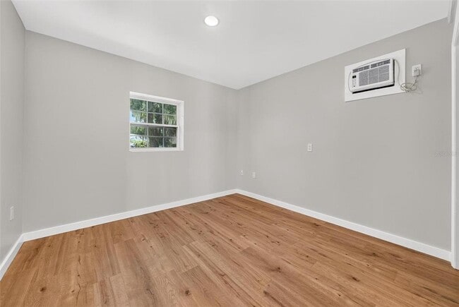 Building Photo - 1099 Grove Ave