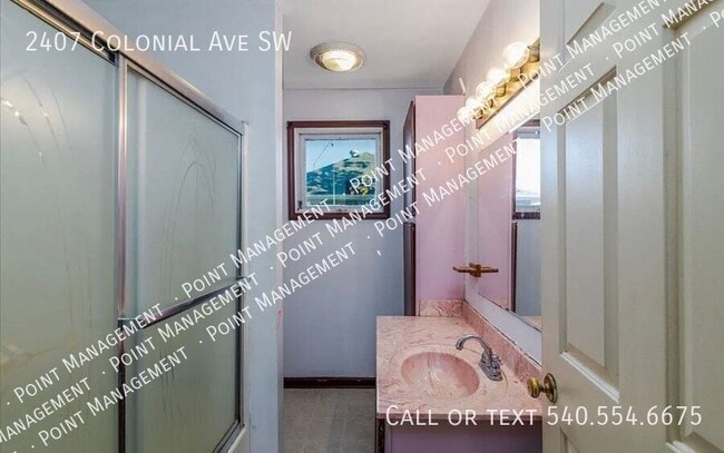 Building Photo - 2407 Colonial Ave SW