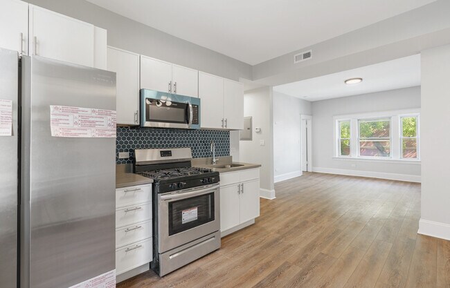 Building Photo - 2501 S Lawndale Ave