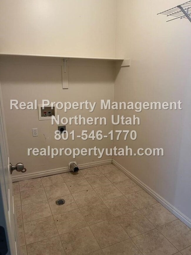 Building Photo - 4 Bedroom 3 Bath Home in West Point Now Available!