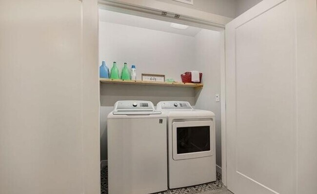 Building Photo - July Rent Free! Newer 3-Bedroom Home with Smart Features, Tandem Garage & Modern Finishes