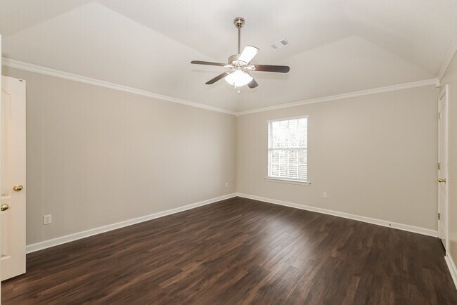 Building Photo - 11667 Millwind Dr