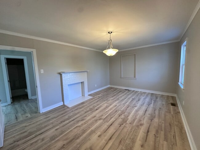 Building Photo - 1080 Grace Ave