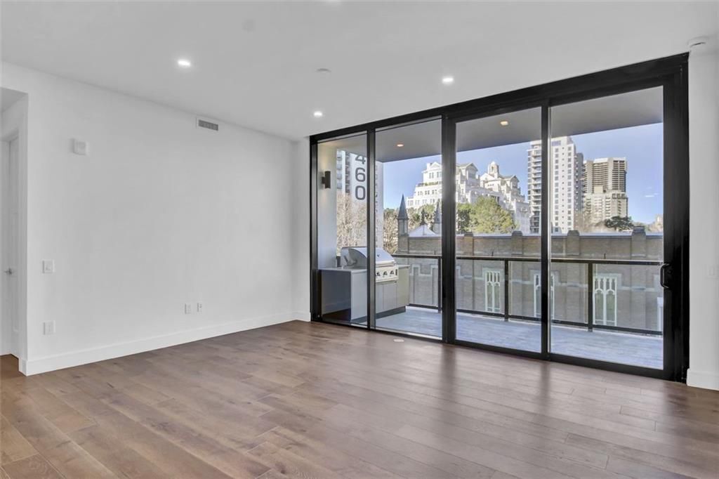 Building Photo - 2425 Peachtree Rd NE