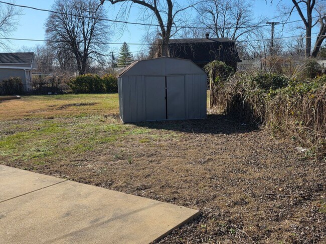 Building Photo - LIMITED TIME**1/2 OFF DEPOSIT**