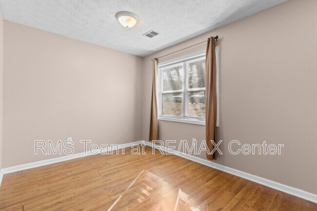 Building Photo - 236 Mateo Walk