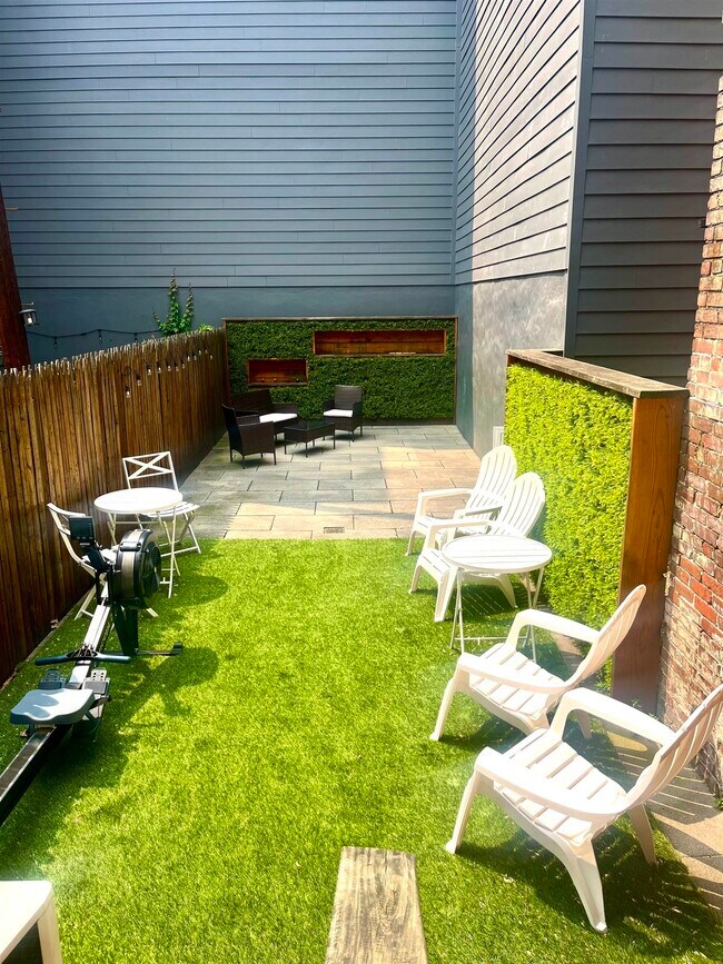 Building Photo - 422 Bloomfield St