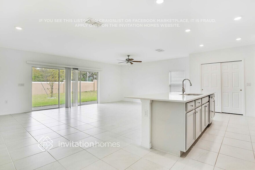 Building Photo - 610 Campo Ln