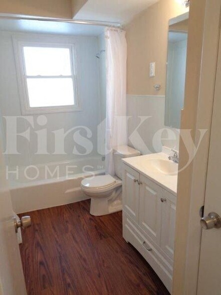 Building Photo - 14812 Ellis Ave