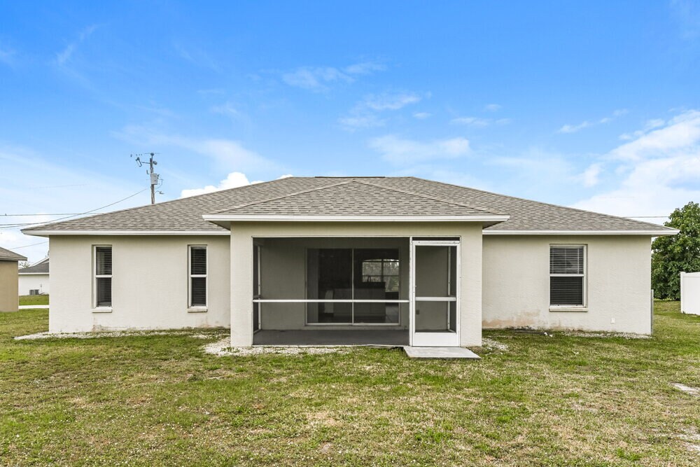 Building Photo - 845 SW 37th Ln