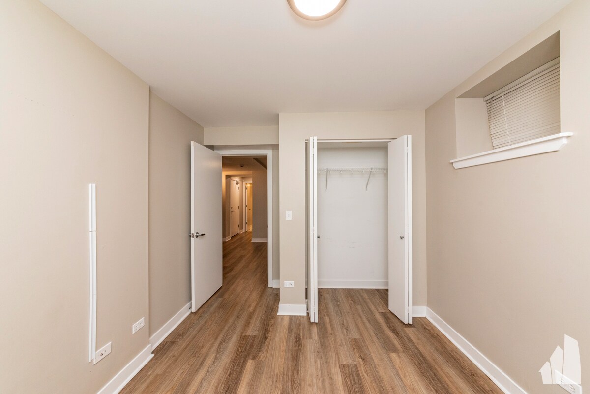 Building Photo - 1912 N Lincoln Ave