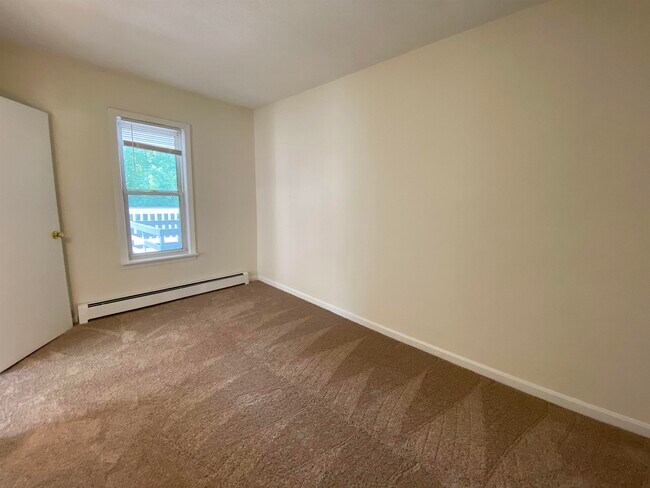 Building Photo - 133 Second St